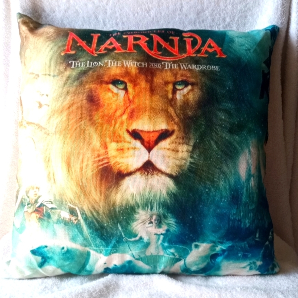 Narnia pillow